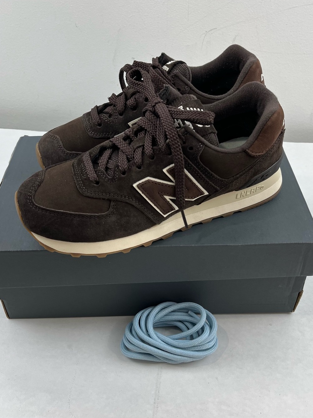 New Balance 574 Women’s Brown Beige Suede Sneakers Size 7.5 B W57474P + Box